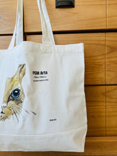 Cargar imagen en el visor de la galería, Bolsa tela "Cat in a bag"